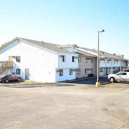 Luxury Inn & Suites Лінкольн Екстер'єр фото