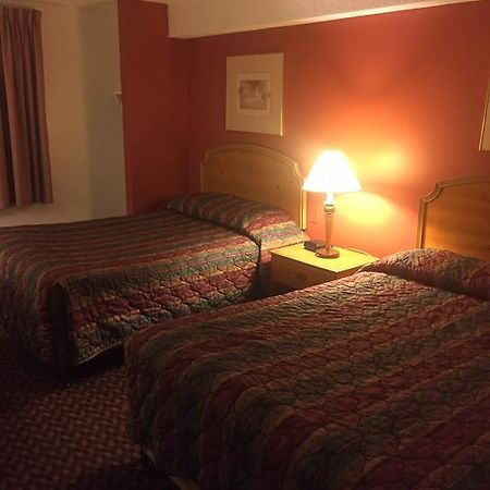 Luxury Inn & Suites Лінкольн Екстер'єр фото