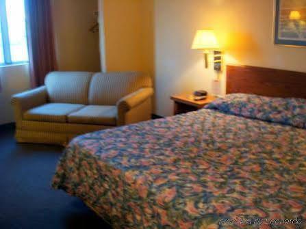 Luxury Inn & Suites Лінкольн Екстер'єр фото