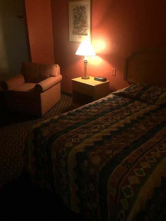 Luxury Inn & Suites Лінкольн Екстер'єр фото