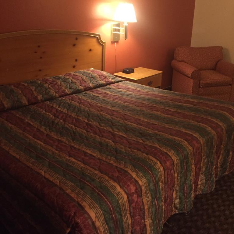 Luxury Inn & Suites Лінкольн Екстер'єр фото