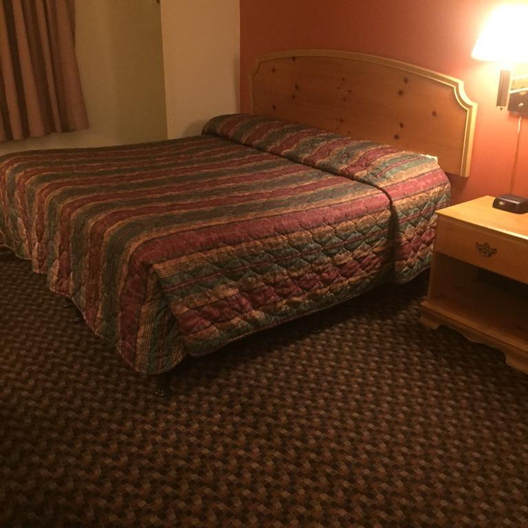 Luxury Inn & Suites Лінкольн Екстер'єр фото