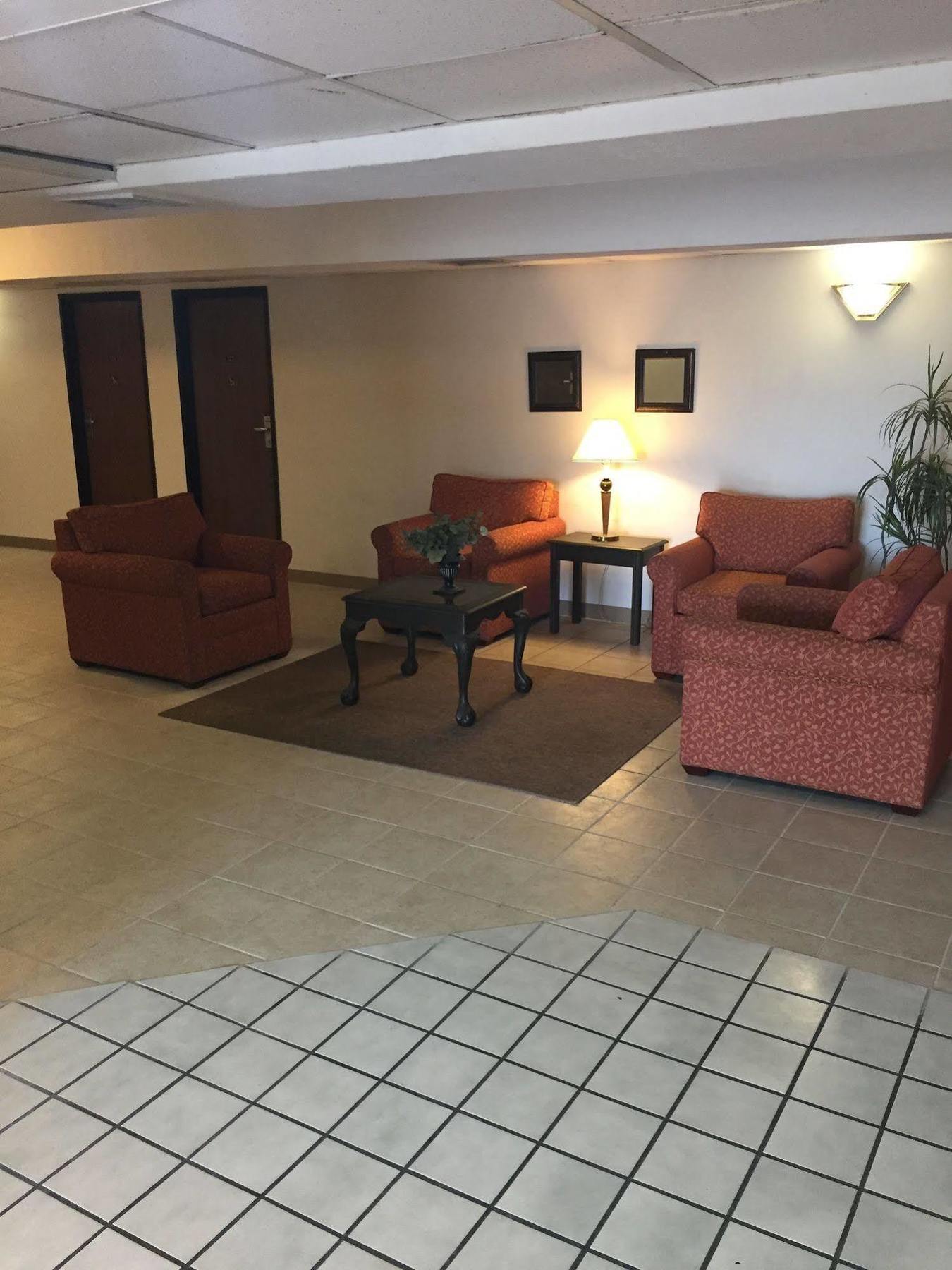 Luxury Inn & Suites Лінкольн Екстер'єр фото
